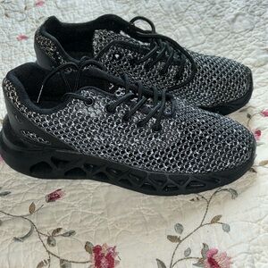 SIZE 37, fits like a size 6. Brand new water shoes !